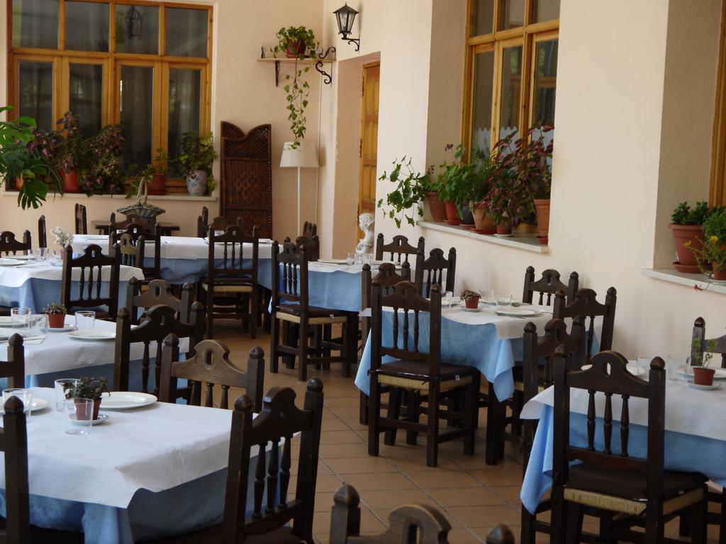 Hotel Rasil Куенка Екстериор снимка